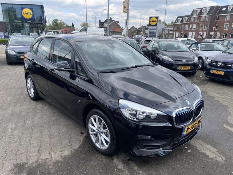 Zwart Gebruikt 2018 BMW 225 Active Tourer Executive MPV | € 21.950 (Eerlijke prijs) - Afbeelding 1/4