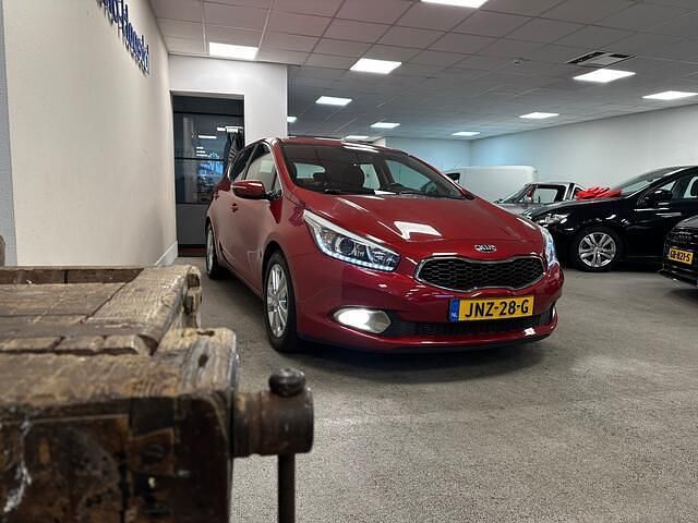 Occasion Kia Ceed 135 PK (99 kW) 2014 Rood (metallic) Hatchback