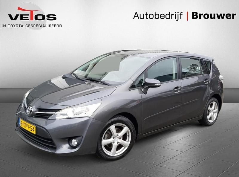 Grijs Gebruikt 2013 Toyota Verso Comfort MPV | € 11.900 (Eerlijke prijs) - Afbeelding 1/4