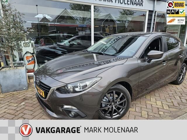 Bruin Gebruikt 2016 Mazda 3 Hatchback | € 17.950 (Duur) - Afbeelding 1/4