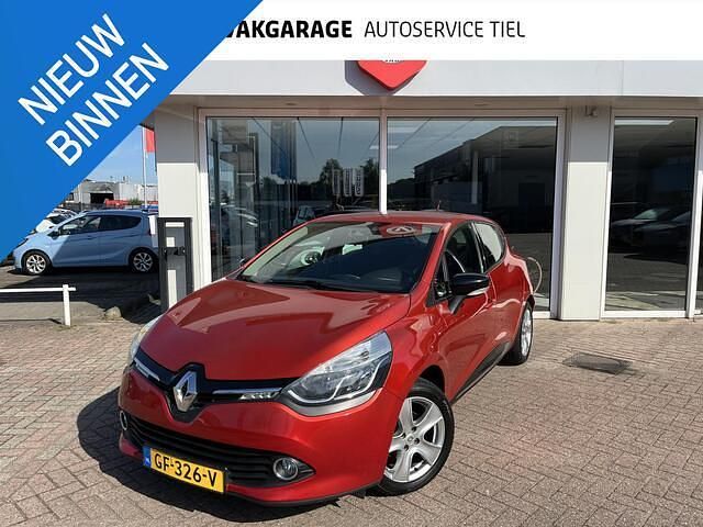 Rood Gebruikt 2015 Renault Clio IV Expression Hatchback | € 7.400 (Iets duurder) - Afbeelding 1/4