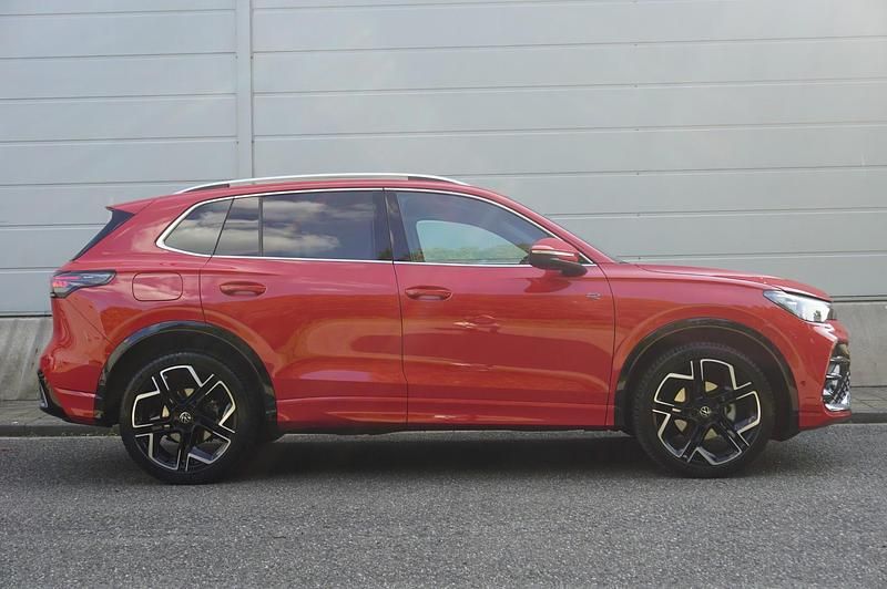 Occasion VW Tiguan Business 150 PK (110 kW) 2024 Rood SUV