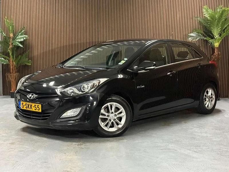 Zwart Occasion 2013 Hyundai i30 Hatchback | € 6.250 (Goede deal) - Afbeelding 1/4