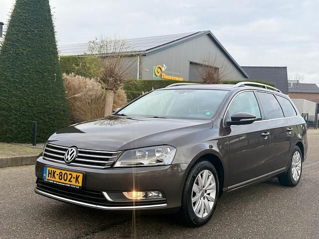 Bruin Occasion 2014 VW Passat Comfortline Stationwagen | € 5.750 (Eerlijke prijs) - Afbeelding 1/4