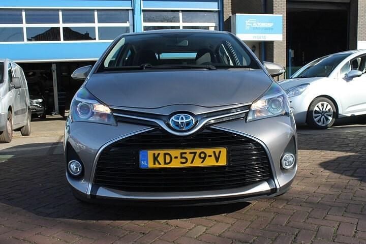 Occasion Toyota Yaris Hybrid 2015 Bruin (metallic) Hatchback