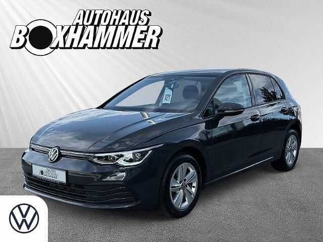 Grijs Gebruikt 2023 VW Golf VIII Life Hatchback | € 26.268 (Eerlijke prijs) - Afbeelding 1/4