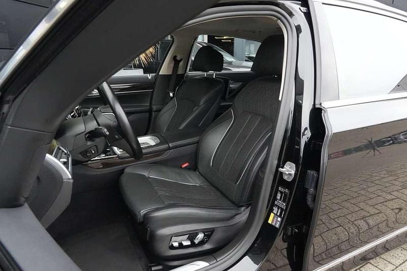 Occasion BMW 740 Executive 328 PK (241 kW) 2018 Zwart Sedan