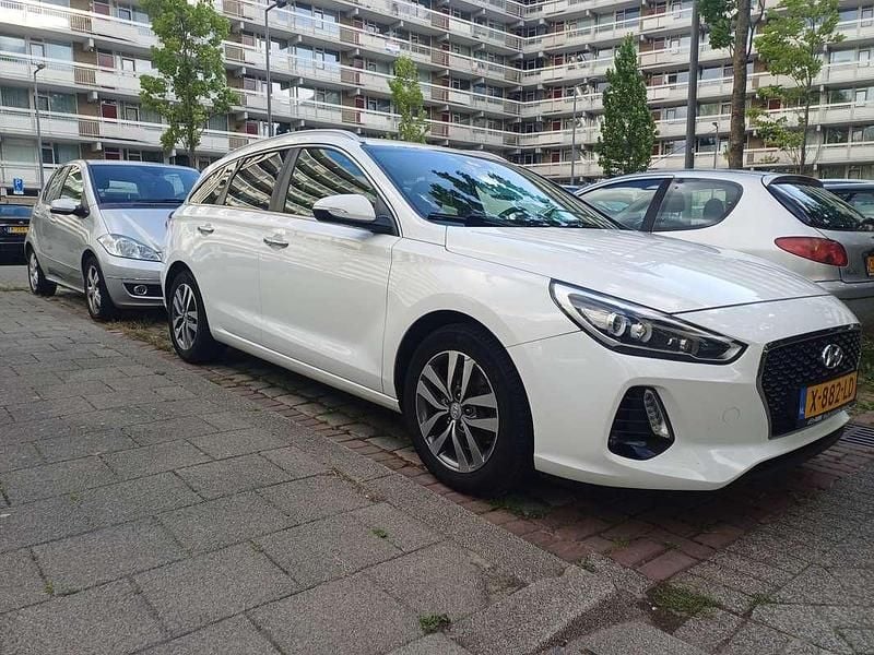 Gebruikt 2017 Hyundai i30 Premium Stationwagen | € 14.000 (Goede deal) - Afbeelding 1/4