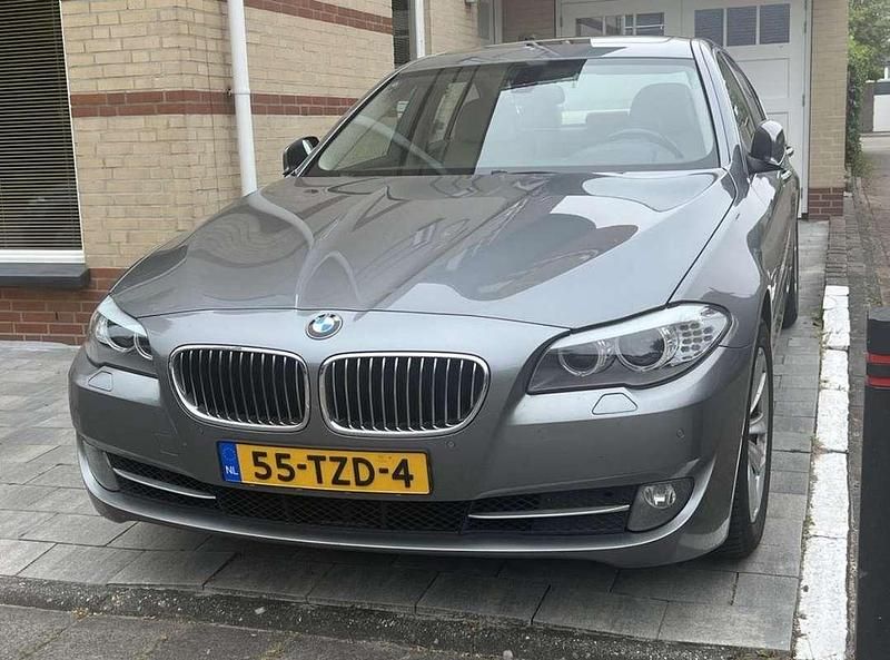 Blauw Gebruikt 2012 BMW 520 Executive Sedan | € 13.500 (Eerlijke prijs) - Afbeelding 1/4