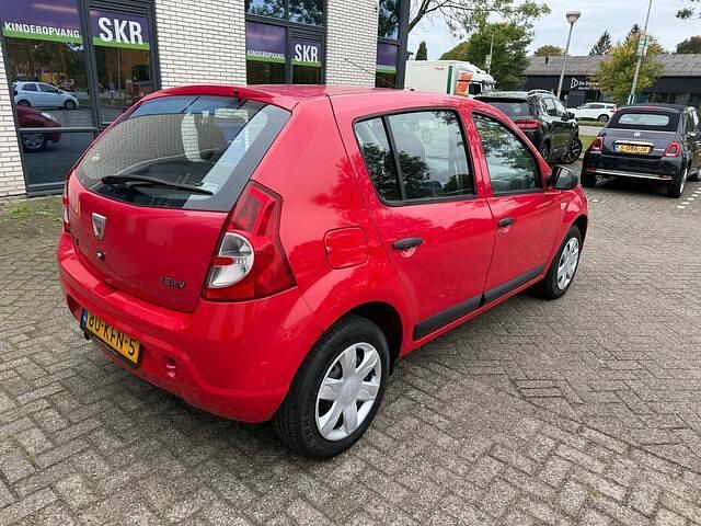 Occasion Dacia Sandero Ambiance 75 PK (55 kW) 2009 Rood Hatchback