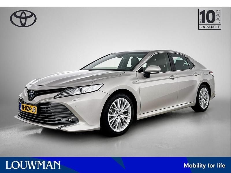 Occasion Toyota Camry Executive 218 PK (160 kW) 2020 Bruin metallic Sedan