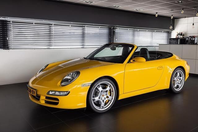 Occasion Porsche 911 Carrera S Cabriolet 355 PK (261 kW) 2005 Geel Cabriolet