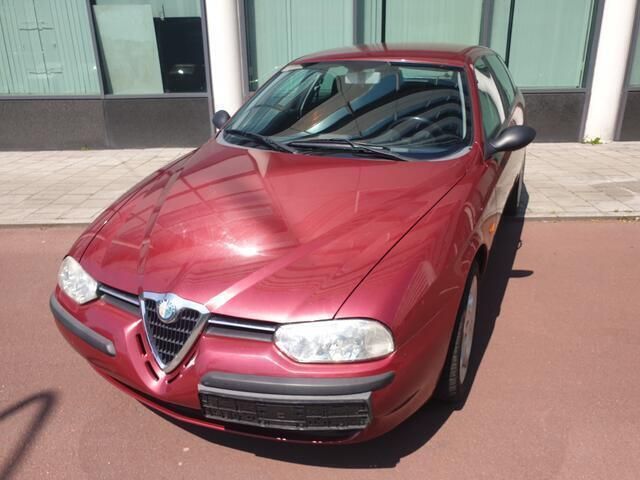 Rood Gebruikt 2000 Alfa Romeo 156 Stationwagen | € 1.849 - Afbeelding 1/4