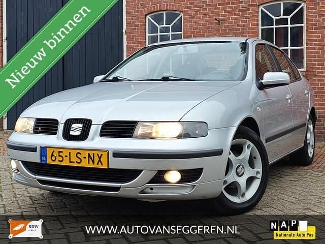 Grijs Occasion 2003 Seat Toledo Sedan | € 2.250 (Iets duurder) - Afbeelding 1/4