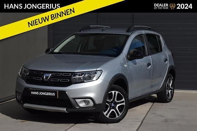 Grijs Occasion 2020 Dacia Sandero Stepway Hatchback | € 12.449 (Eerlijke prijs) - Afbeelding 1/4