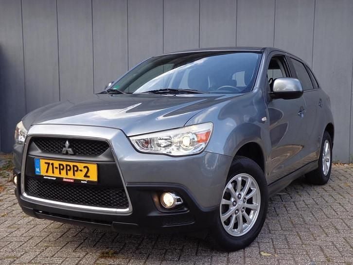 Grijs (metallic) Gebruikt 2011 Mitsubishi ASX Edition SUV | € 8.495 (Eerlijke prijs) - Afbeelding 1/4