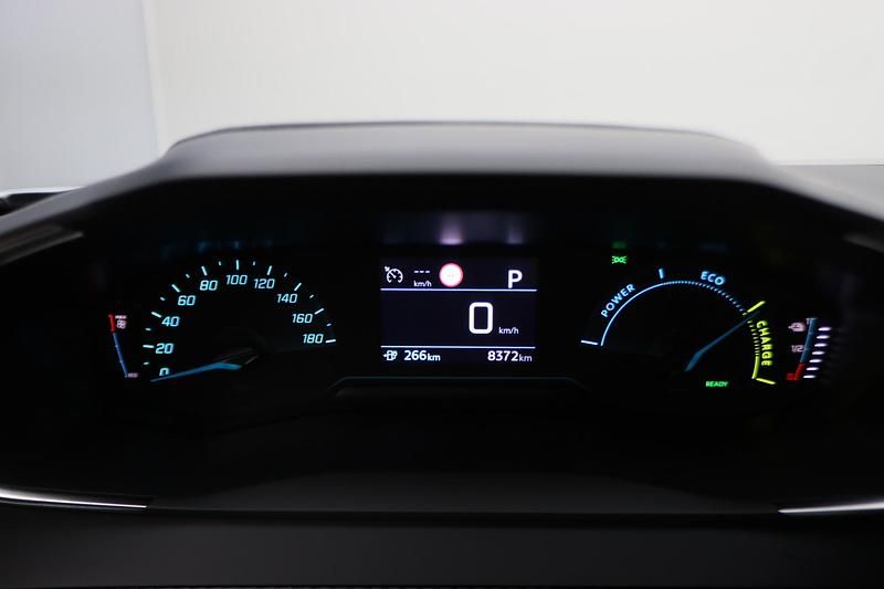 Occasion Peugeot e-2008 Allure 100 kW (136 PK) 2023 Zilver SUV