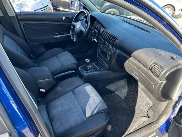 Occasion VW Passat Sportline 170 PK (125 kW) 2003 Blauw Sedan