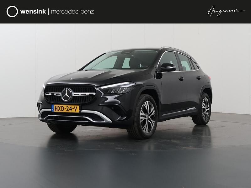 Zwart Gebruikt 2023 Mercedes GLA250 Business SUV | € 41.850 (Goede deal) - Afbeelding 1/4