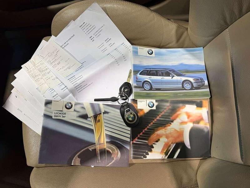 Occasion BMW 325 Executive 192 PK (141 kW) 2001 Paars Stationwagen