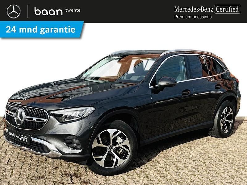 Grijs Gebruikt 2023 Mercedes GLC300 Business SUV | € 56.900 (Eerlijke prijs) - Afbeelding 1/4