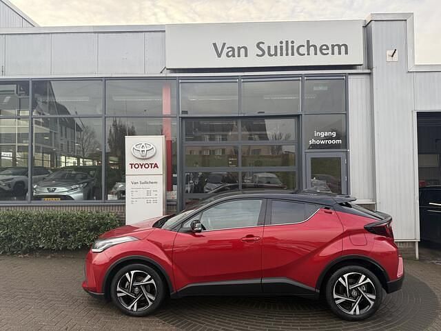 Rood Gebruikt 2022 Toyota C-HR Style SUV | € 24.995 (Eerlijke prijs) - Afbeelding 1/4