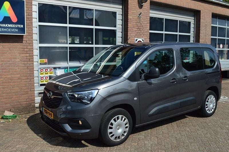 Grijs, metallic lak Gebruikt 2023 Opel Combo Life Edition MPV | € 29.850 (Eerlijke prijs) - Afbeelding 1/4