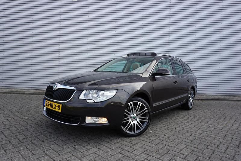 Stationwagon Gebruikt 2010 Skoda Superb Business Line Stationwagen | € 7.750 (Super prijs) - Afbeelding 1/4