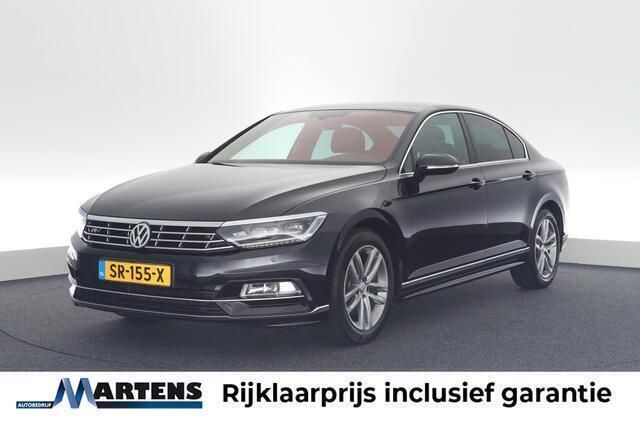 Zwart Gebruikt 2018 VW Passat R-line Sedan | € 19.949 (Eerlijke prijs) - Afbeelding 1/4