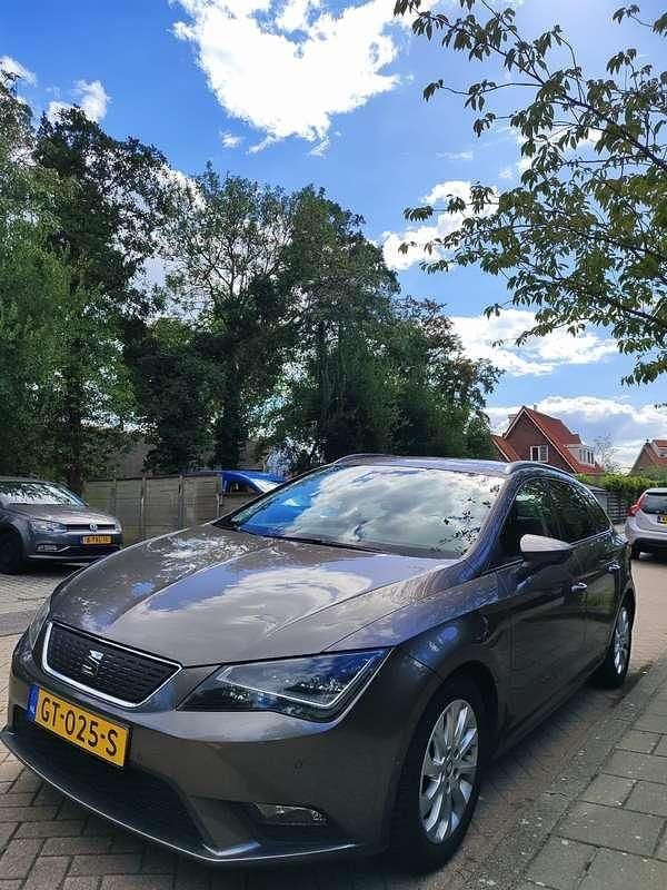 Bruin Gebruikt 2015 Seat Leon Style Stationwagen | € 8.600 (Eerlijke prijs) - Afbeelding 1/4