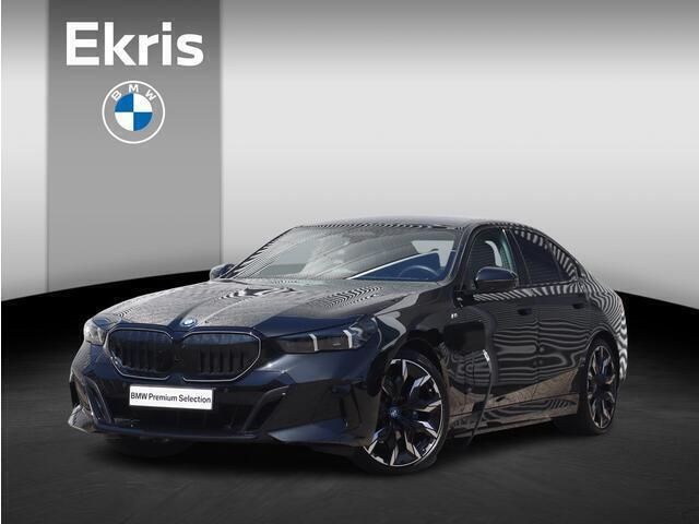 Zwart, metallic lak Gebruikt 2024 BMW 530e M Sport Sedan | € 69.900 - Afbeelding 1/4
