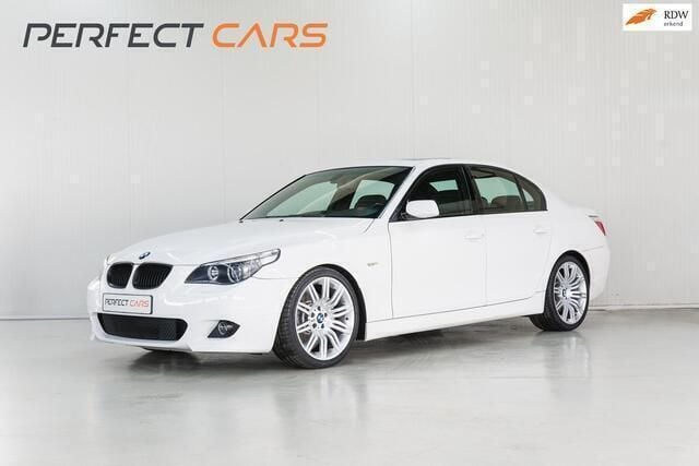 Wit Gebruikt 2005 BMW 550 M Sport Sedan | € 22.500 - Afbeelding 1/4