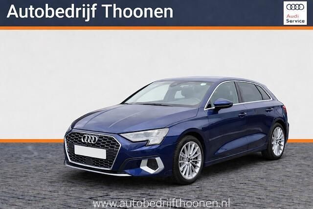 Blauw Occasion 2022 Audi A3 Sportback Advanced Hatchback | € 28.900 (Eerlijke prijs) - Afbeelding 1/4