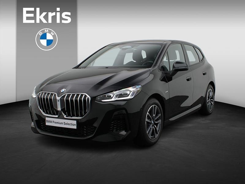 Zwart Gebruikt 2025 BMW 220 M Sport Stationwagen | € 44.900 (Iets duurder) - Afbeelding 1/4