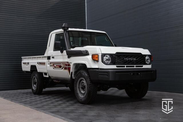 Wit Nieuw 2024 Toyota Land Cruiser SUV | € 52.950 - Afbeelding 1/4