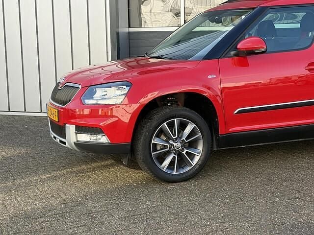 Occasion Skoda Yeti Outdoor 110 PK (80 kW) 2015 Rood SUV