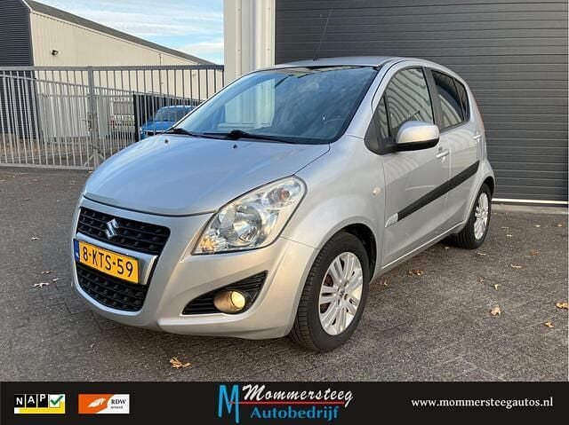 Grijs (metallic) Occasion 2013 Suzuki Splash Exclusive Hatchback | € 4.790 (Eerlijke prijs) - Afbeelding 1/4