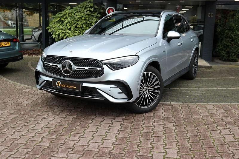 Occasion Mercedes GLC300e AMG line 2025 Zilver SUV
