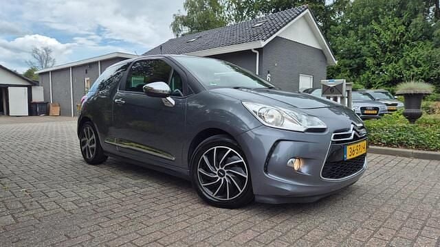 Grijs Gebruikt 2011 Citroën DS3 So Chic Hatchback | € 3.499 (Eerlijke prijs) - Afbeelding 1/4