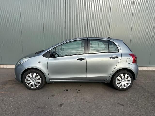 Occasion Toyota Yaris Cool 87 PK (63 kW) 2009 Grijs (metallic) Hatchback
