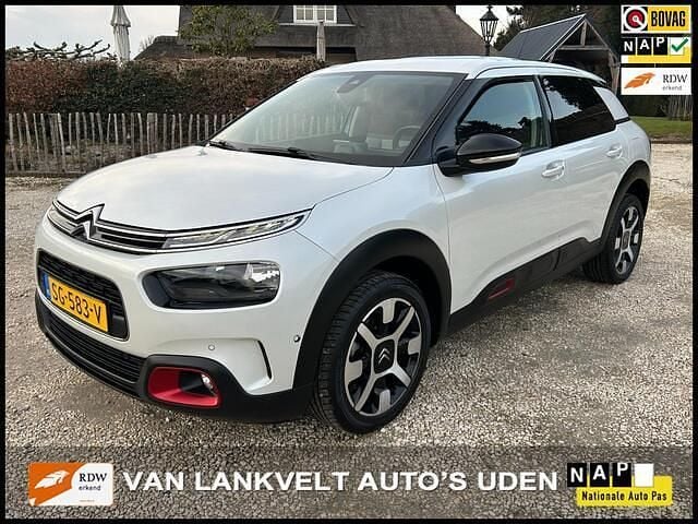 Wit (metallic) Occasion 2018 Citroën C4 PureTech SUV | € 10.950 (Iets duurder) - Afbeelding 1/4