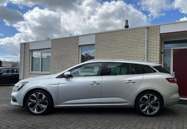 Occasion Renault Mégane GrandTour Bose Edition 131 PK (96 kW) 2017 Zilver, metallic lak Stationwagen