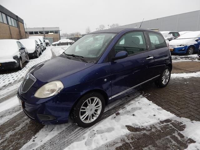 Blauw (metallic) Occasion 2007 Lancia Ypsilon Hatchback | € 1.495 (Eerlijke prijs) - Afbeelding 1/4