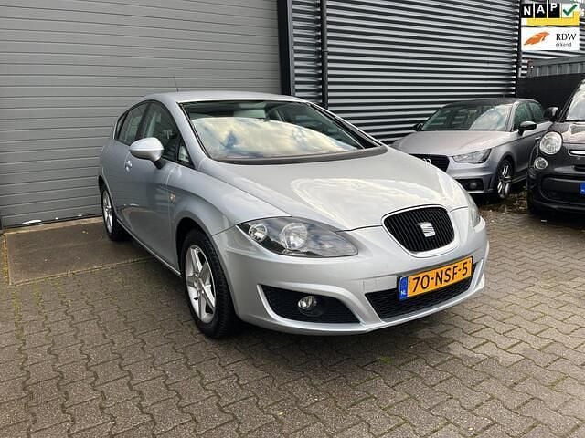 Grijs Gebruikt 2011 Seat Leon Hatchback | € 3.495 (Goede deal) - Afbeelding 1/4