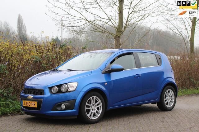 Blauw, metallic lak Gebruikt 2012 Chevrolet Aveo Hatchback | € 5.950 (Duur) - Afbeelding 1/4