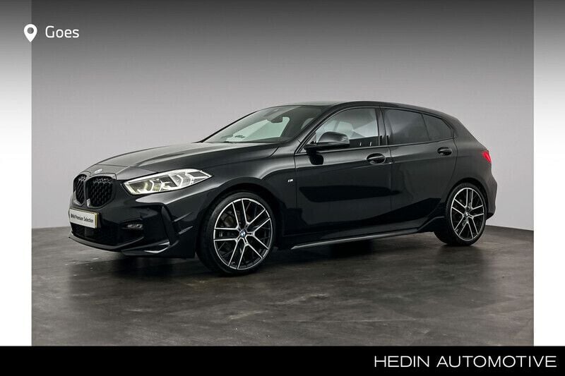 Zwart Gebruikt 2019 BMW 118 Comfort Edition Hatchback | € 27.440 (Duur) - Afbeelding 1/4