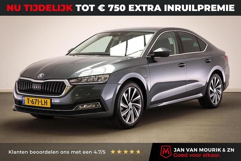 Grijs Gebruikt 2021 Skoda Octavia Business Line Hatchback | € 25.495 (Eerlijke prijs) - Afbeelding 1/4