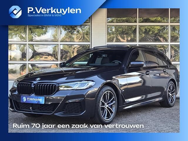 Grijs Gebruikt 2021 BMW 530 M Sport Stationwagen | € 45.950 (Duur) - Afbeelding 1/4