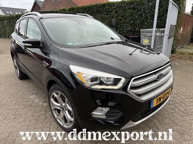 Zwart Gebruikt 2017 Ford Escape Titanium SUV | € 6.900 - Afbeelding 1/4