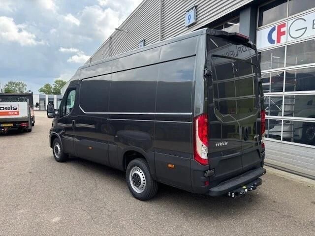 Occasion Iveco Daily 159 PK (116 kW) 2024 Grijs Van